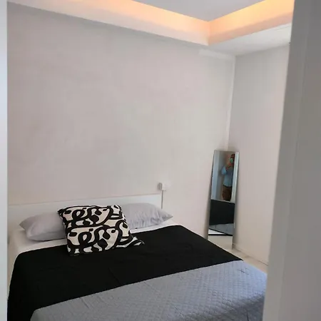Apartment In The Center Of Ztl Free *