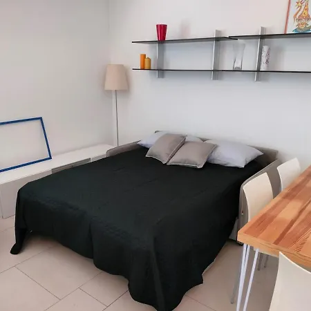 In The Center Of Ztl Free Apartament *